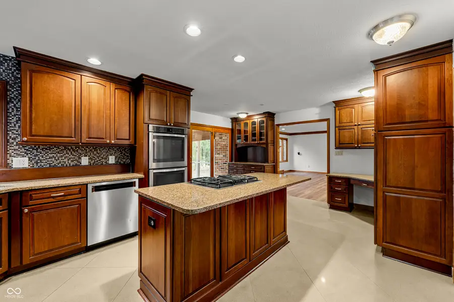 12335 Old Stone Drive, Indianapolis, IN 46236 - Image #3