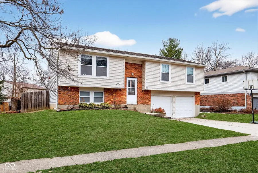11495 Crestview Drive, Fishers, IN 46038 - Image #2