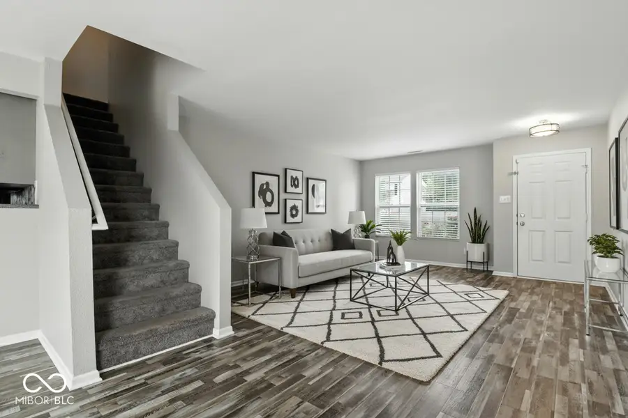 1236 N Aberdeen Drive, Franklin, IN 46131 - #3