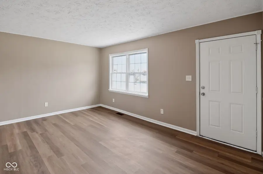 10013 Ridgefield Drive, Indianapolis, IN 46235 - Image #3