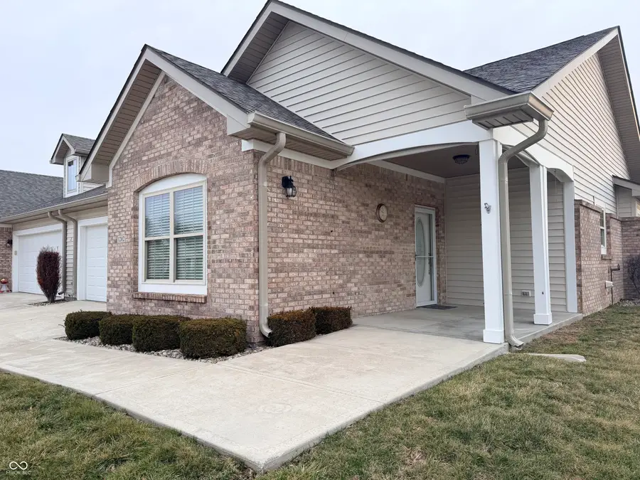 1202 Eastfield Drive, Crawfordsville, IN 47933 - #2