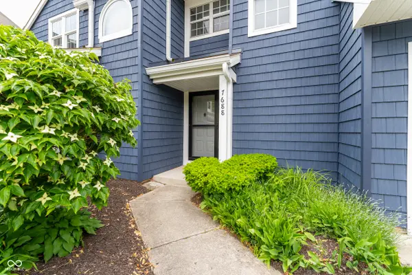 7688 Harbour Isle, Indianapolis, IN 46240