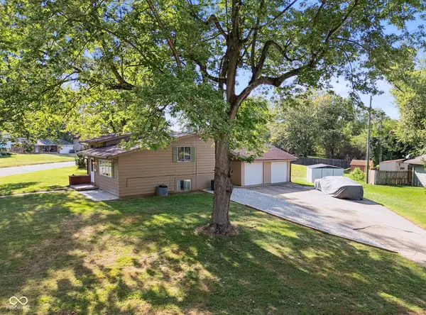 3042 Fairlawn Drive, Columbus, IN 47203