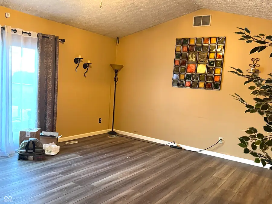 633 Delray Drive, Indianapolis, IN 46241 - Image #3