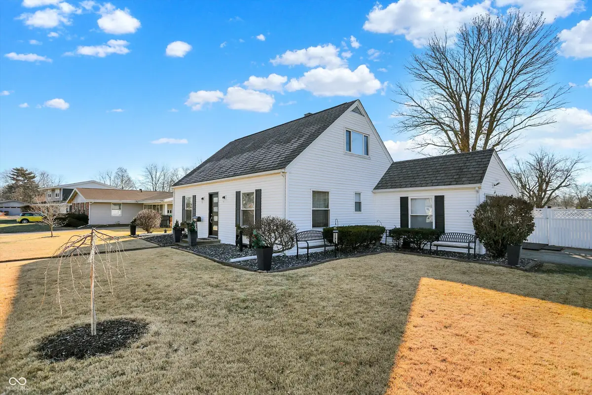 3309 Larkspur Lane, Columbus, IN 47203 - #1