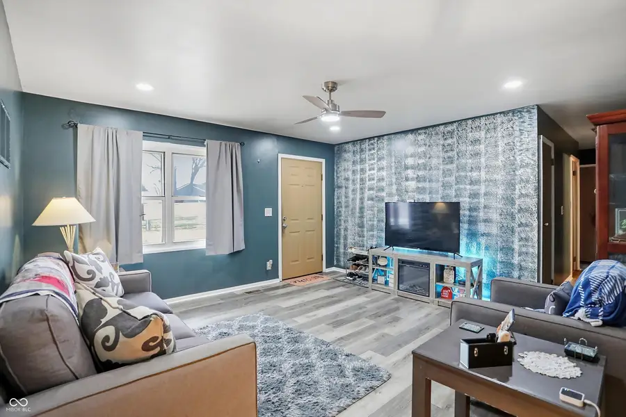 8914 Carla Drive, Indianapolis, IN 46219 - Image #2