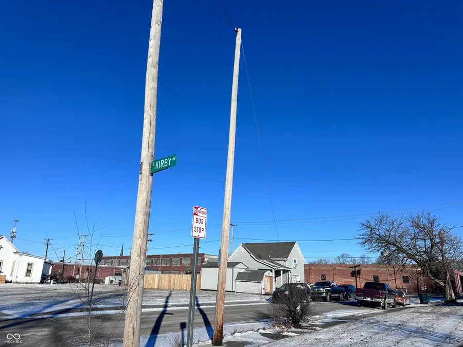 1302 E Kirby Avenue, Muncie, IN 47302 - #2