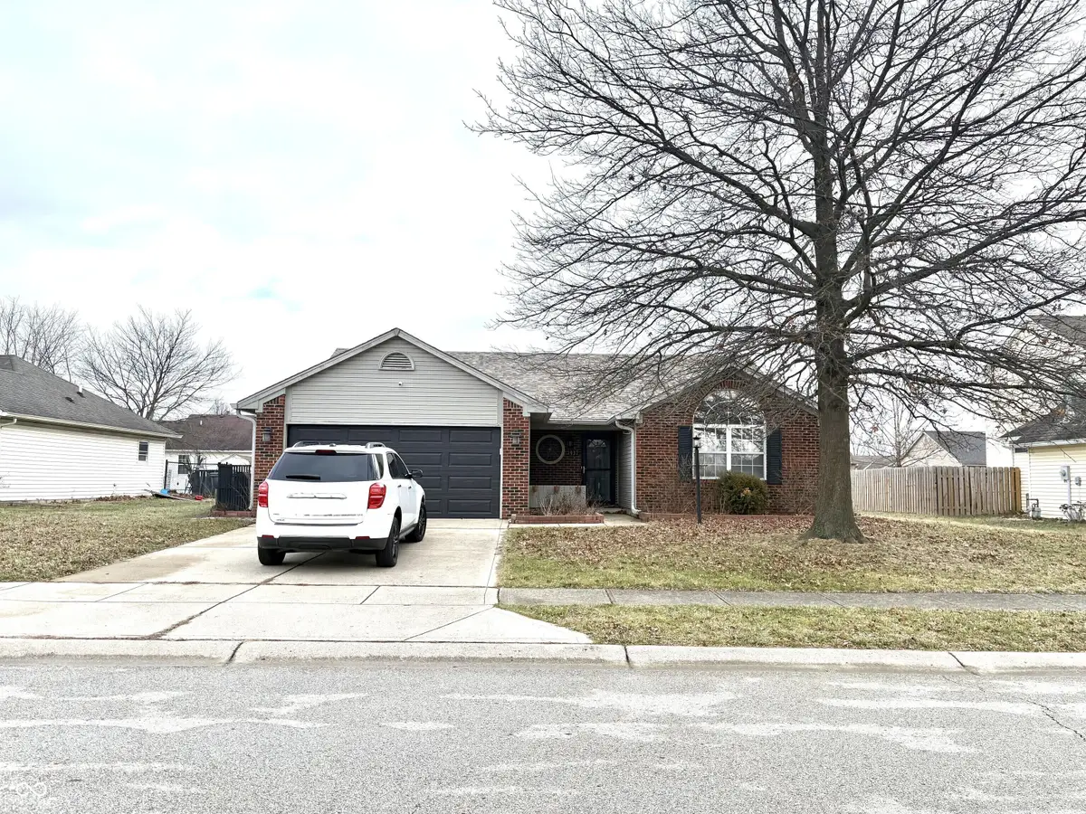 937 Ellington Circle, Greenwood, IN 46143 - #1