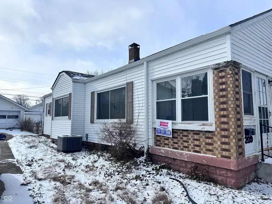209 W 37th Street, Anderson, IN 46013 - #2