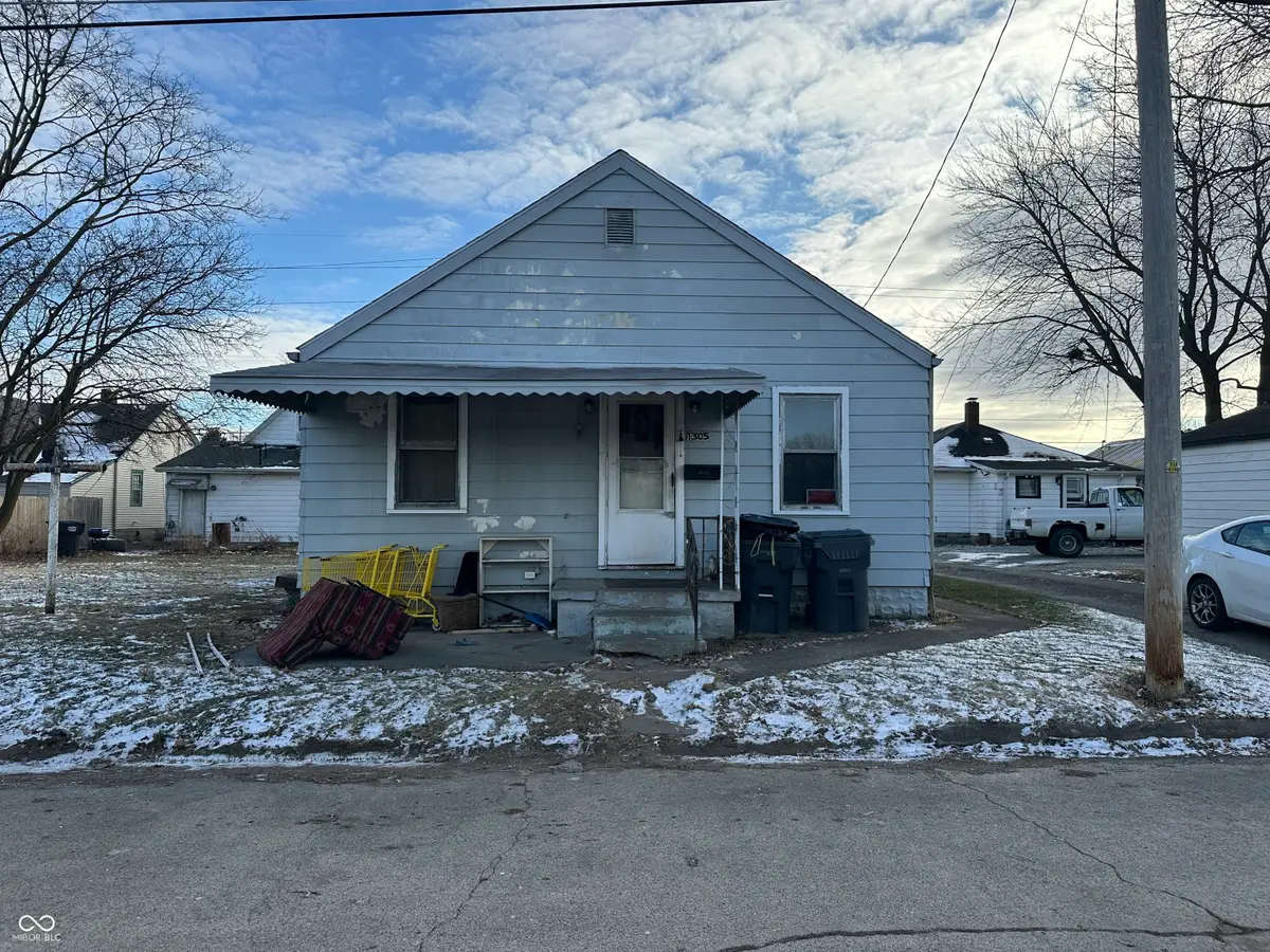 1305 E 26th Street, Anderson, IN 46016 - #1