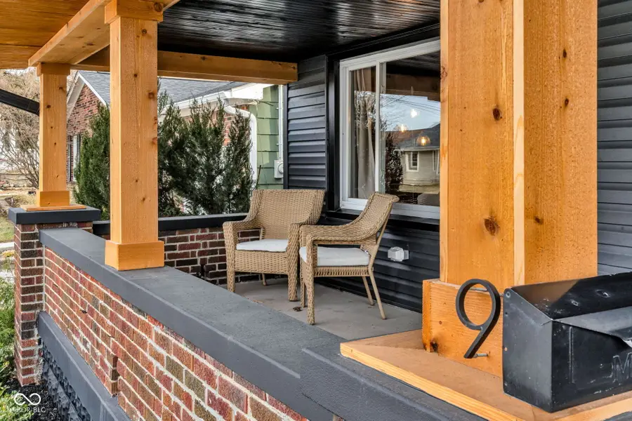 9 E College Avenue, Brownsburg, IN 46112 - Image #3