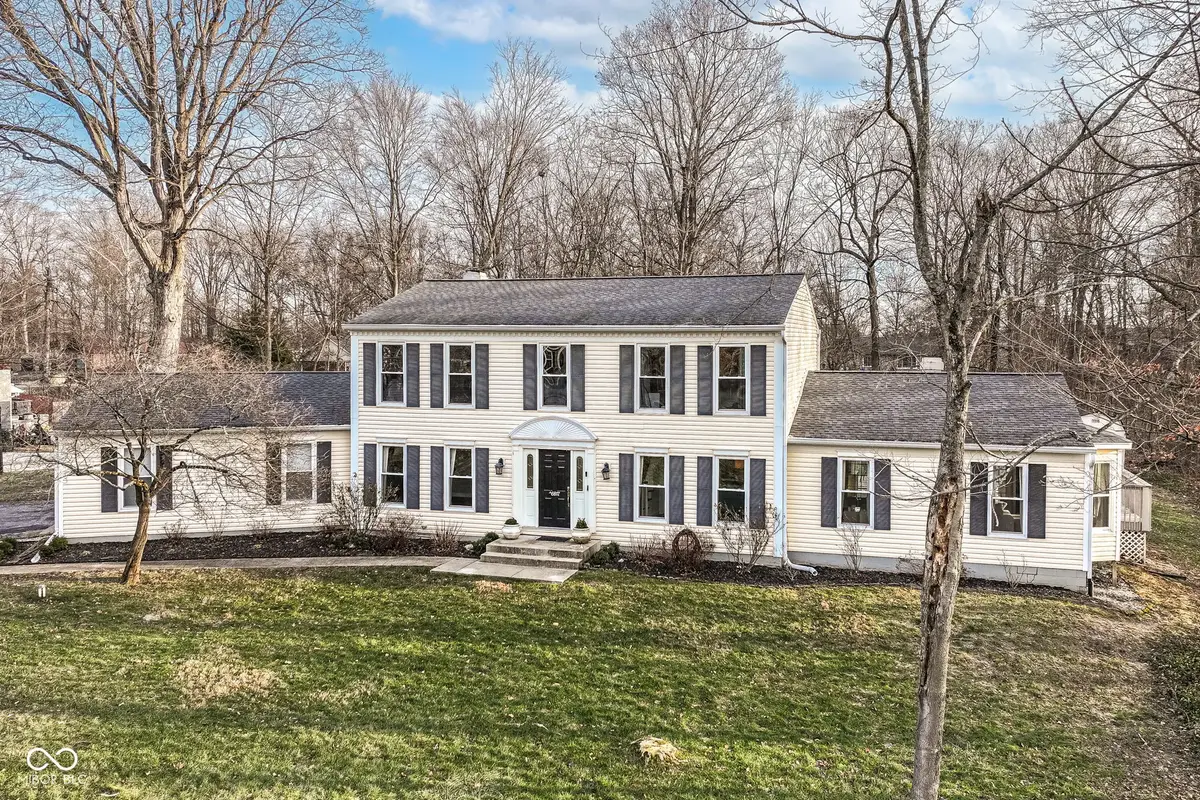 6817 W Forest Brook Drive, Fountaintown, IN 46130 - #1