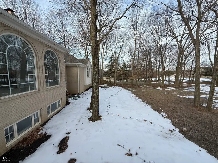 8660 Hunt Club Road, Zionsville, IN 46077 - #3