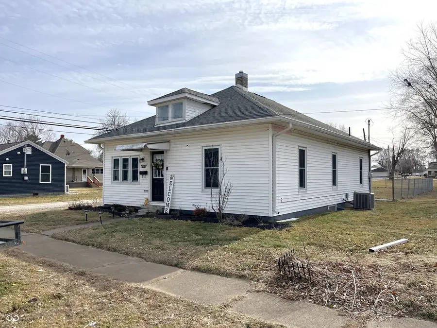 938 Matthews Street, Clinton, IN 47842 - #2