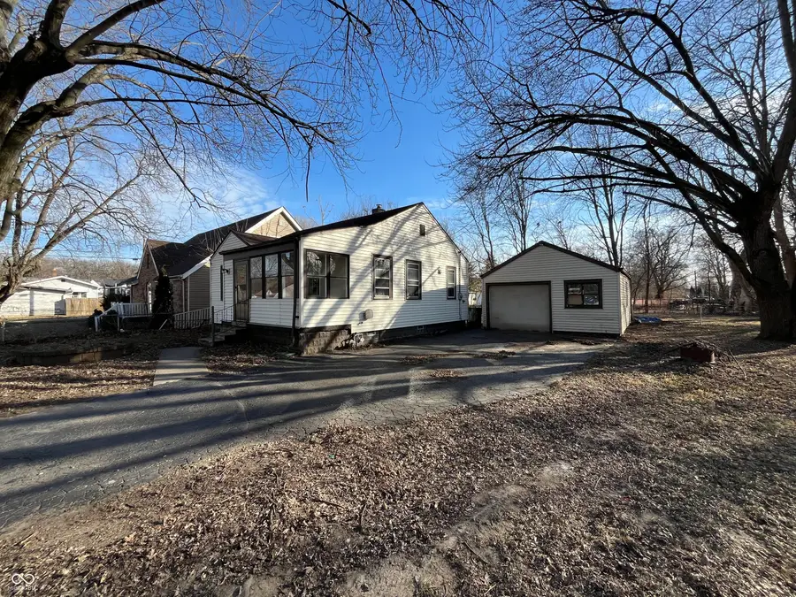 17 W 40th Street, Anderson, IN 46013 - #2
