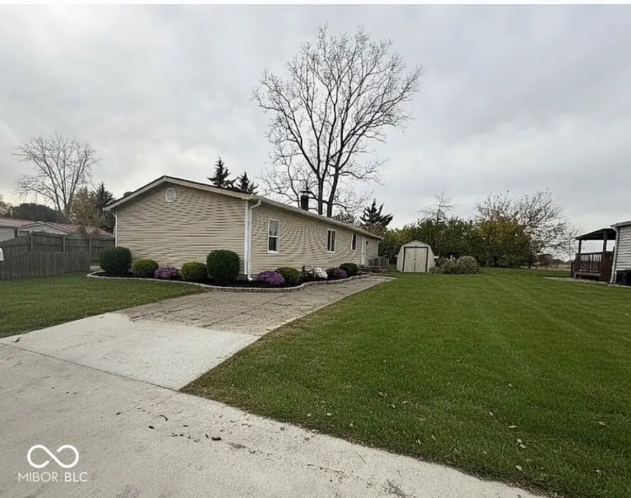 52 Fountain Lake Drive, Greenfield, IN 46140 - #3