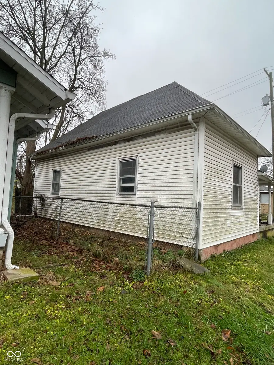 637 W Franklin Street, Shelbyville, IN 46176 - #2