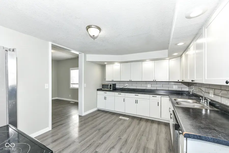 2336 N B Street, Elwood, IN 46036 - #3