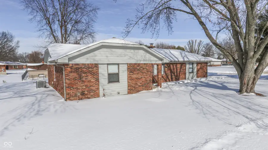 1054 Cambridge Drive, Greenwood, IN 46142 - #3