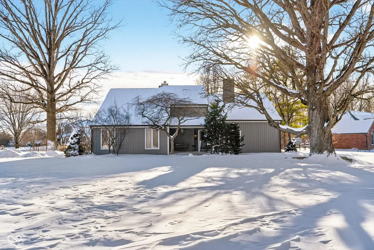 2020 S Oakwood Drive, New Palestine, IN 46163 - #1