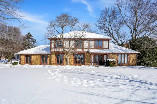 810 Granada Drive, Greenwood, IN 46143