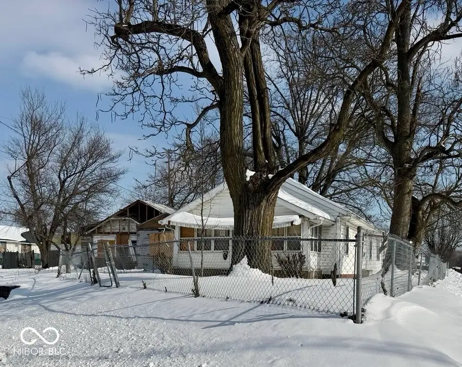 2224 S Hoyt Avenue, Muncie, IN 47302 - #3