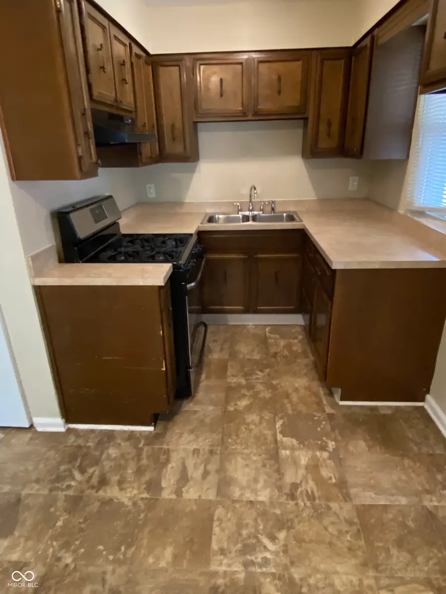 261 S Sheridan Avenue, Indianapolis, IN 46219 - Image #2