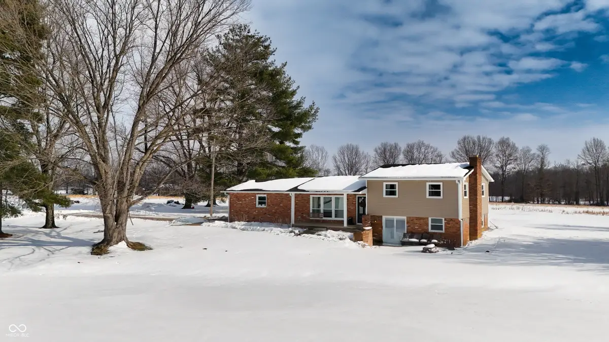 8357 N County Road 300 W, Seymour, IN 47274 - Image #1