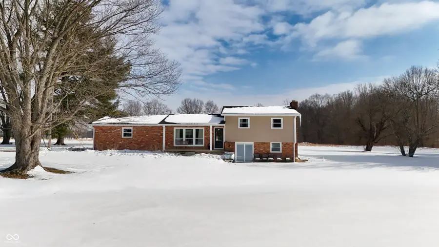 8357 N County Road 300 W, Seymour, IN 47274 - Image #2