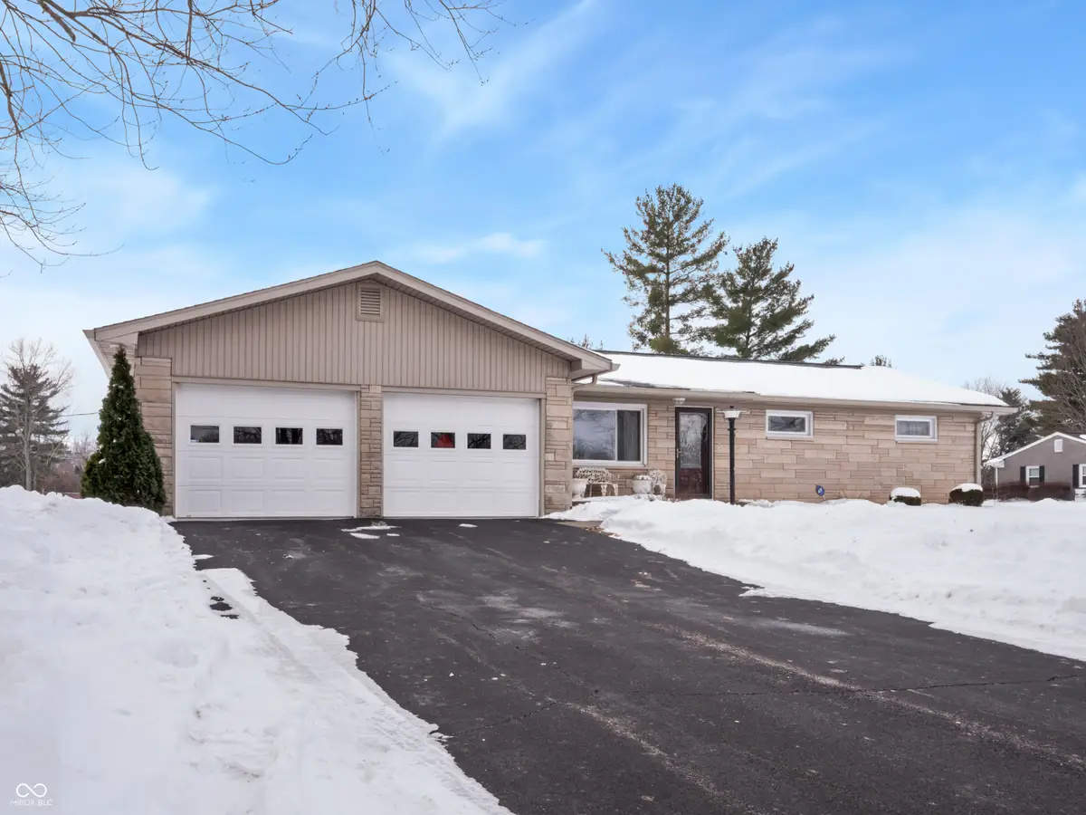 11937 E 100 S, Columbus, IN 47203 - #1