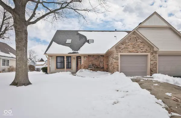 215 Black Maple Court, Greenwood, IN 46143