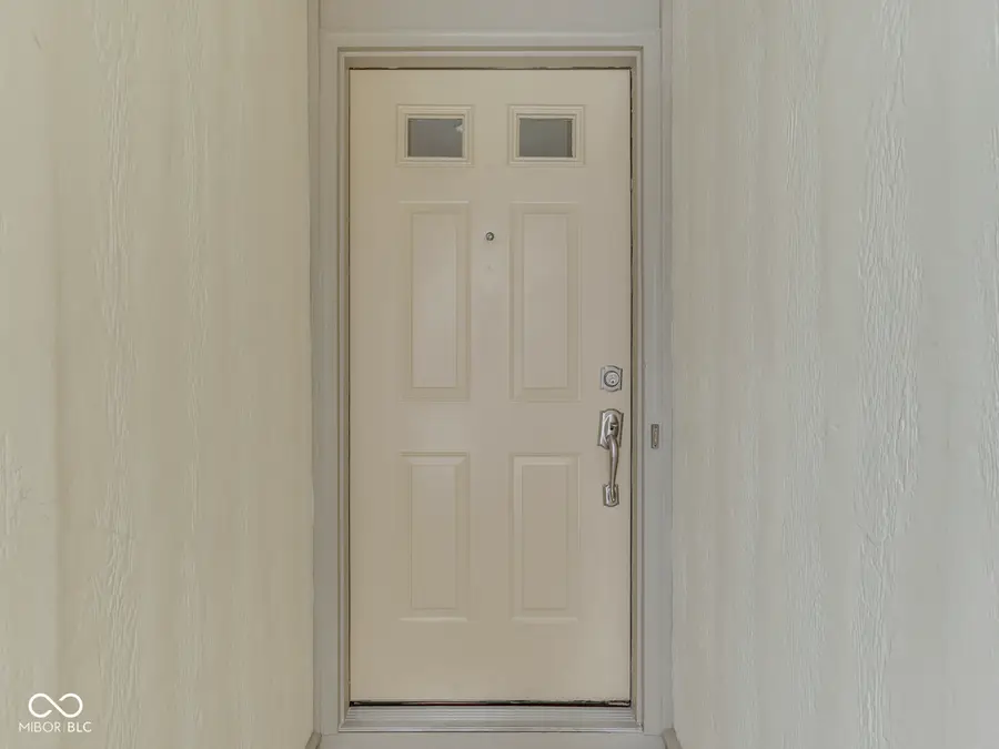 1045 Peppermill Run, Greenwood, IN 46143 - #2