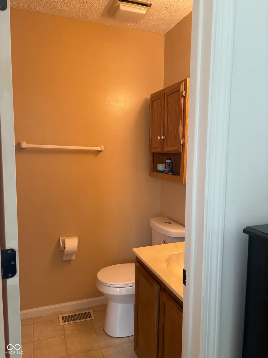 1804 Queensbridge Circle, Indianapolis, IN 46219 - #3