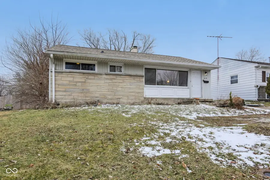 219 E Mckenzie Road, Greenfield, IN 46140 - #2