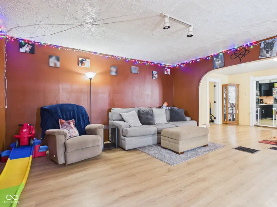 908 Cottage Avenue, Anderson, IN 46012 - #3