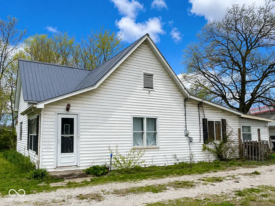 3080 E Linn Avenue, North Terre Haute, IN 47805 - #3