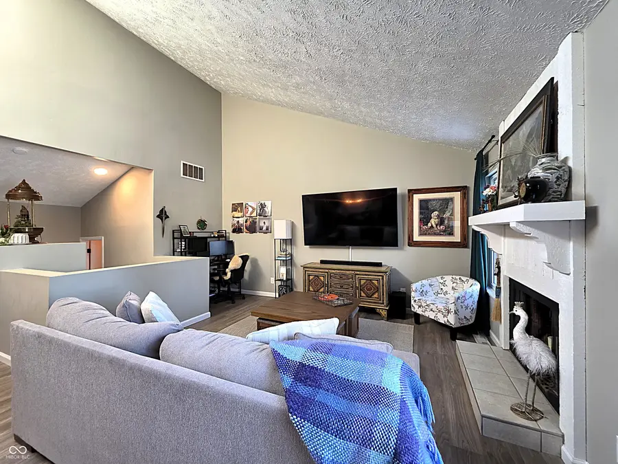 148 Sugarwood Lane, Avon, IN 46123 - Image #2