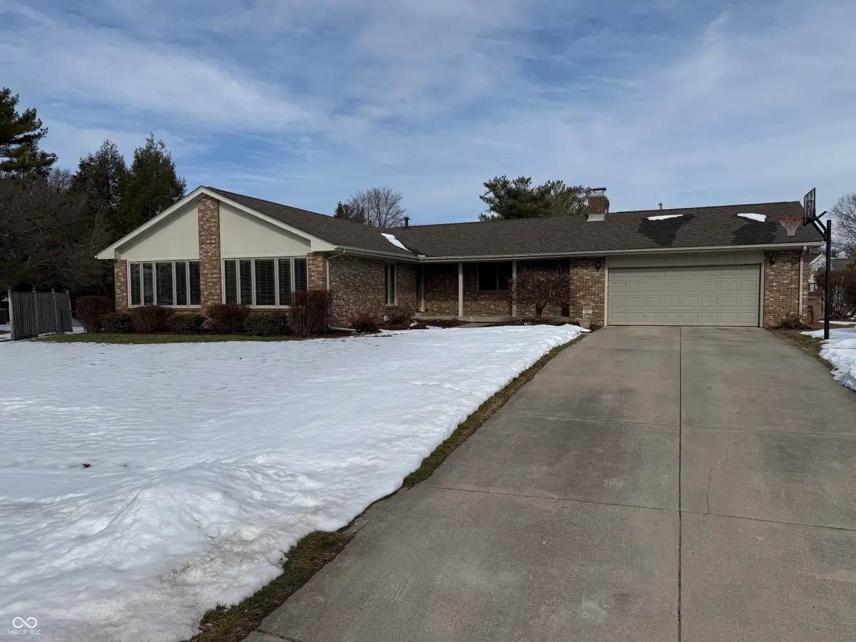 3642 Deerfield Place, Columbus, IN 47203 - #1