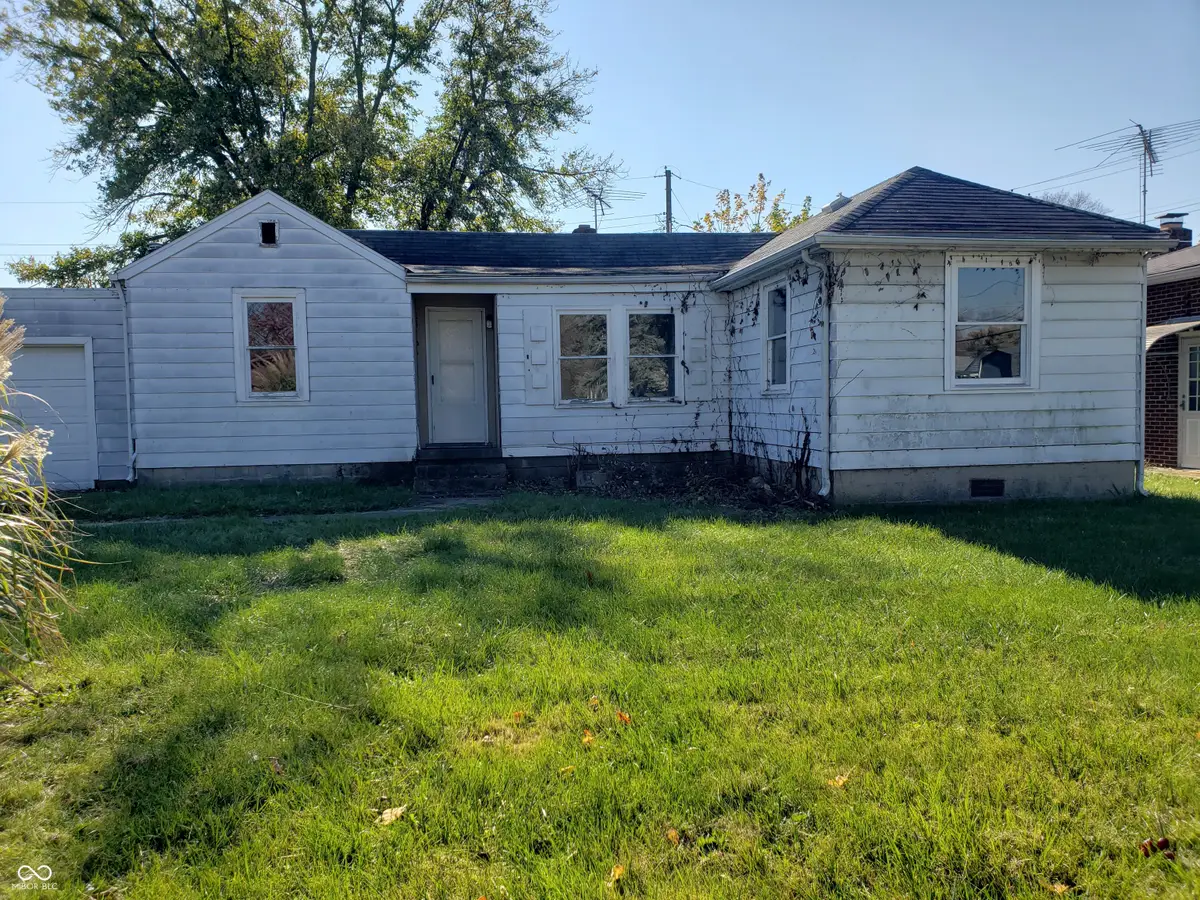 123 E 35th Street, Anderson, IN 46013 - #1