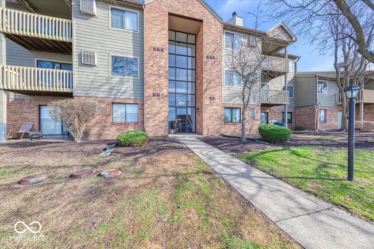 4351 Village Parkway Circle W #7, Indianapolis, IN 46254 - #1