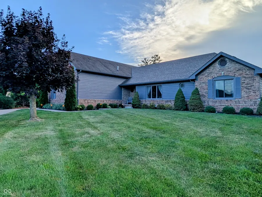 624 Hacienda Place, Greenwood, IN 46143 - #2