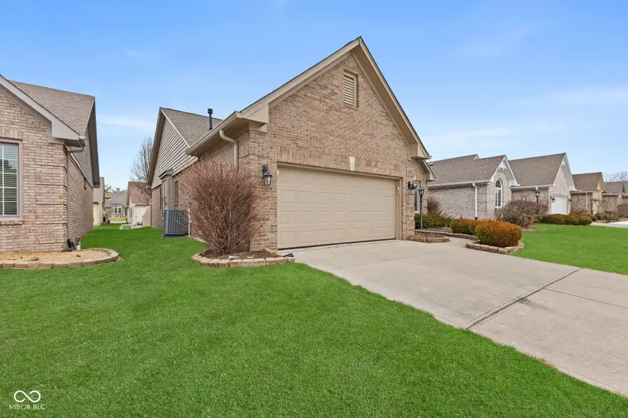 1638 Foxmere Way, Greenwood, IN 46142 - #3