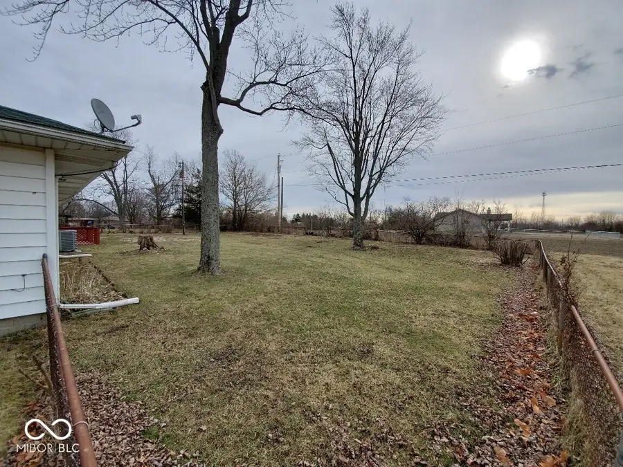203 W Walnut Street, Farmland, IN 47340 - #3