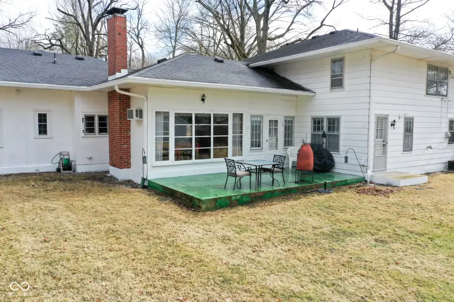 913 S Grant Avenue, Crawfordsville, IN 47933 - #3