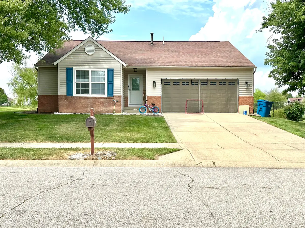 8436 Captain Drive, Avon, IN 46123 - #1