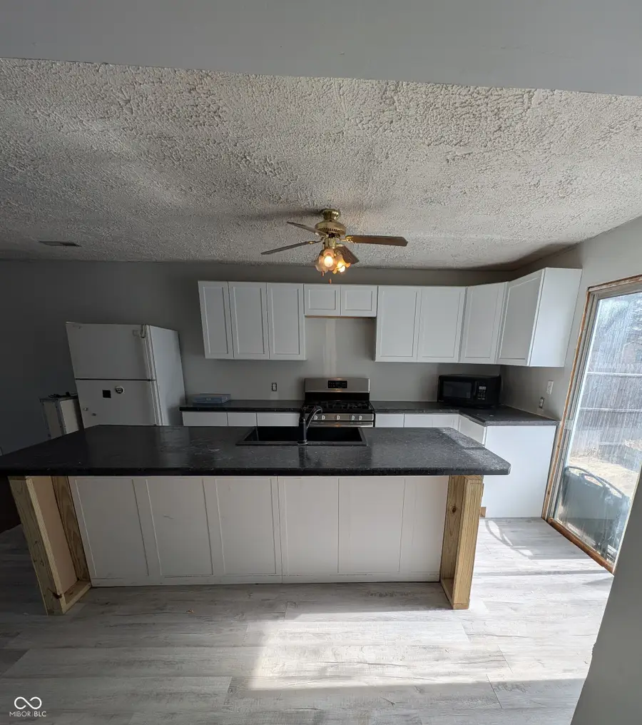 1033 E 3rd Street, Greenfield, IN 46140 - #2