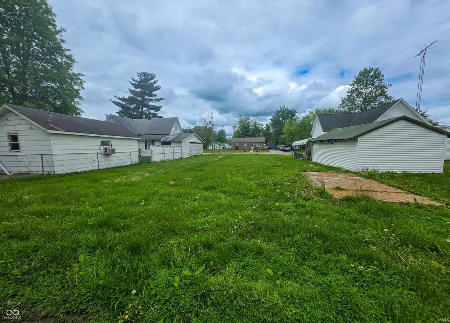 409 NW J Street, Linton, IN 47441 - #2