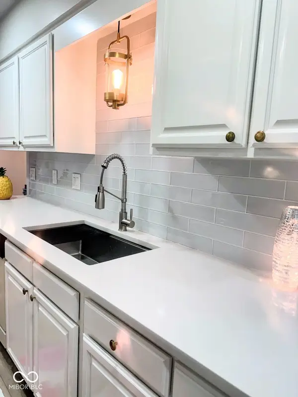 2078 Oak Run North Drive, Indianapolis, IN 46260