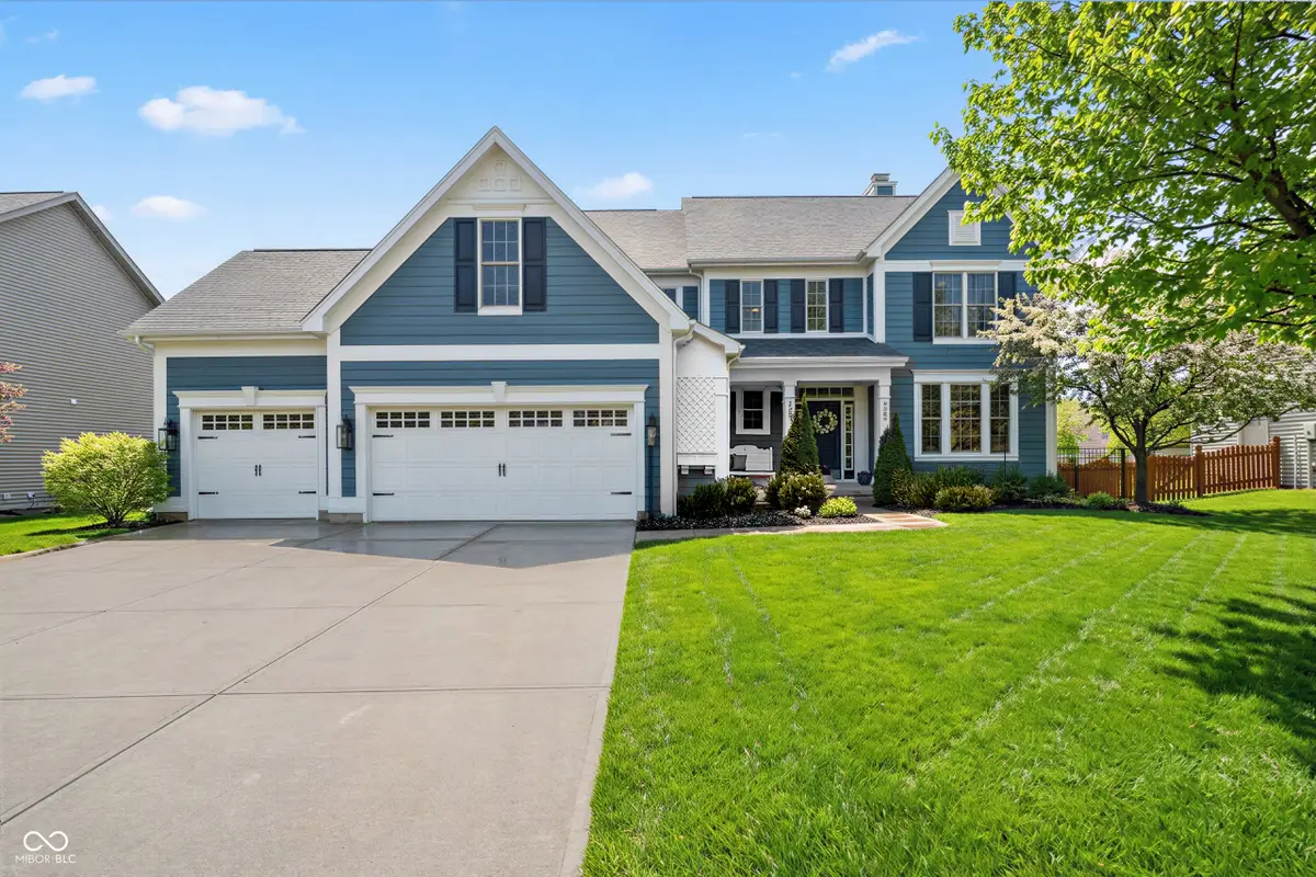 8999 Hearthstone Drive, Zionsville, IN 46077 - #1
