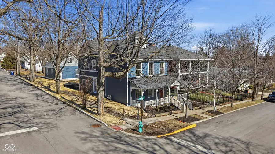 490 W Poplar Street, Zionsville, IN 46077 - #3